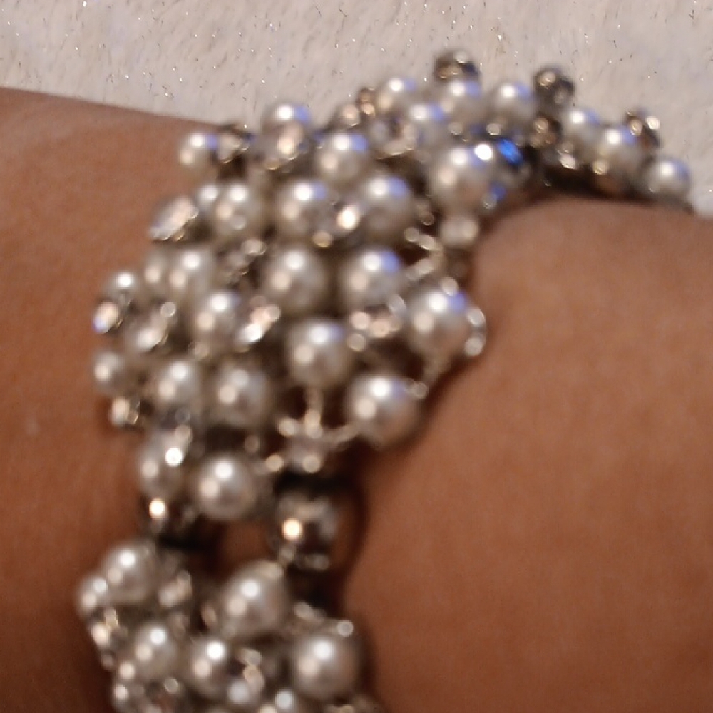 Preloved Chic Silver , Black and Red Colors Bracelet Collection - Picture 9 of 12